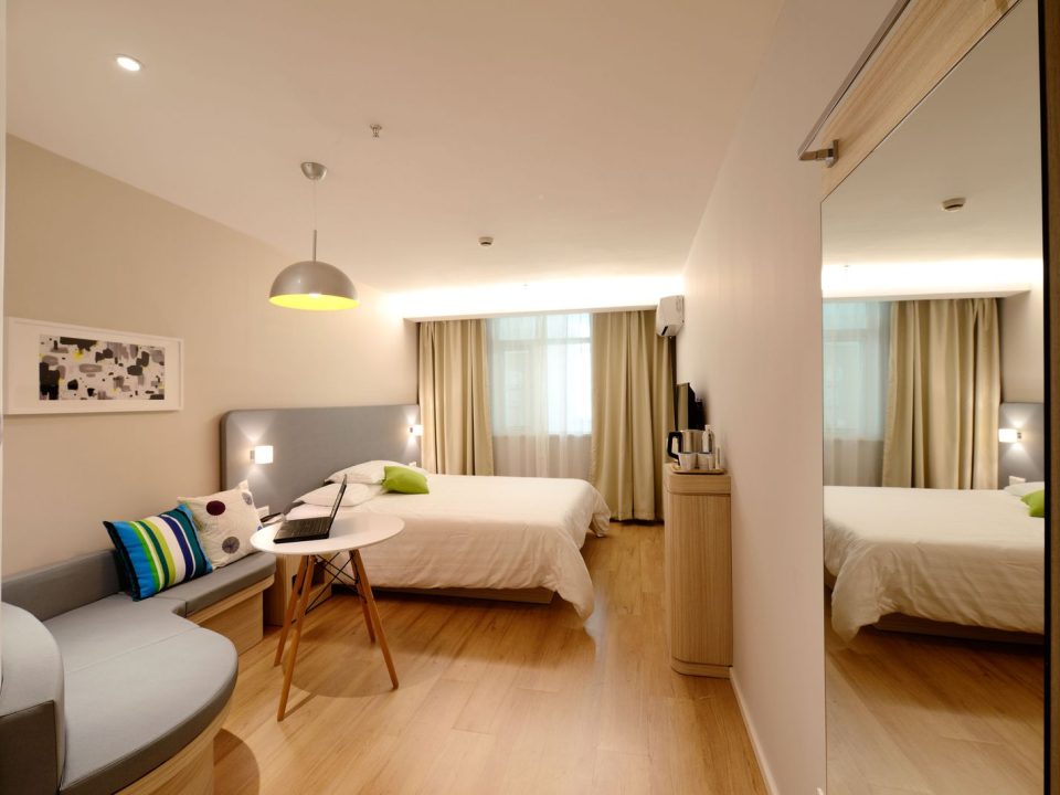 Second bedroom